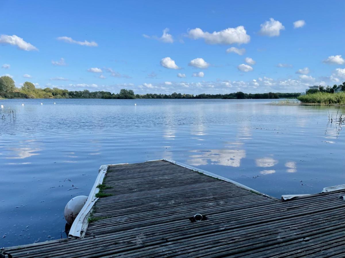 Cosy Cotswold Lodge By Your Home Here - Summer Sale For 3 Plus Nights - Ideal For Families With Log-Burner, Spa, Private Parking And Heated Swimming Pools Ashton Keynes Zewnętrze zdjęcie