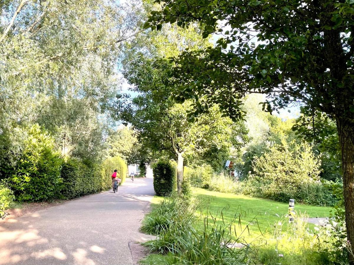 Cosy Cotswold Lodge By Your Home Here - Summer Sale For 3 Plus Nights - Ideal For Families With Log-Burner, Spa, Private Parking And Heated Swimming Pools Ashton Keynes Zewnętrze zdjęcie