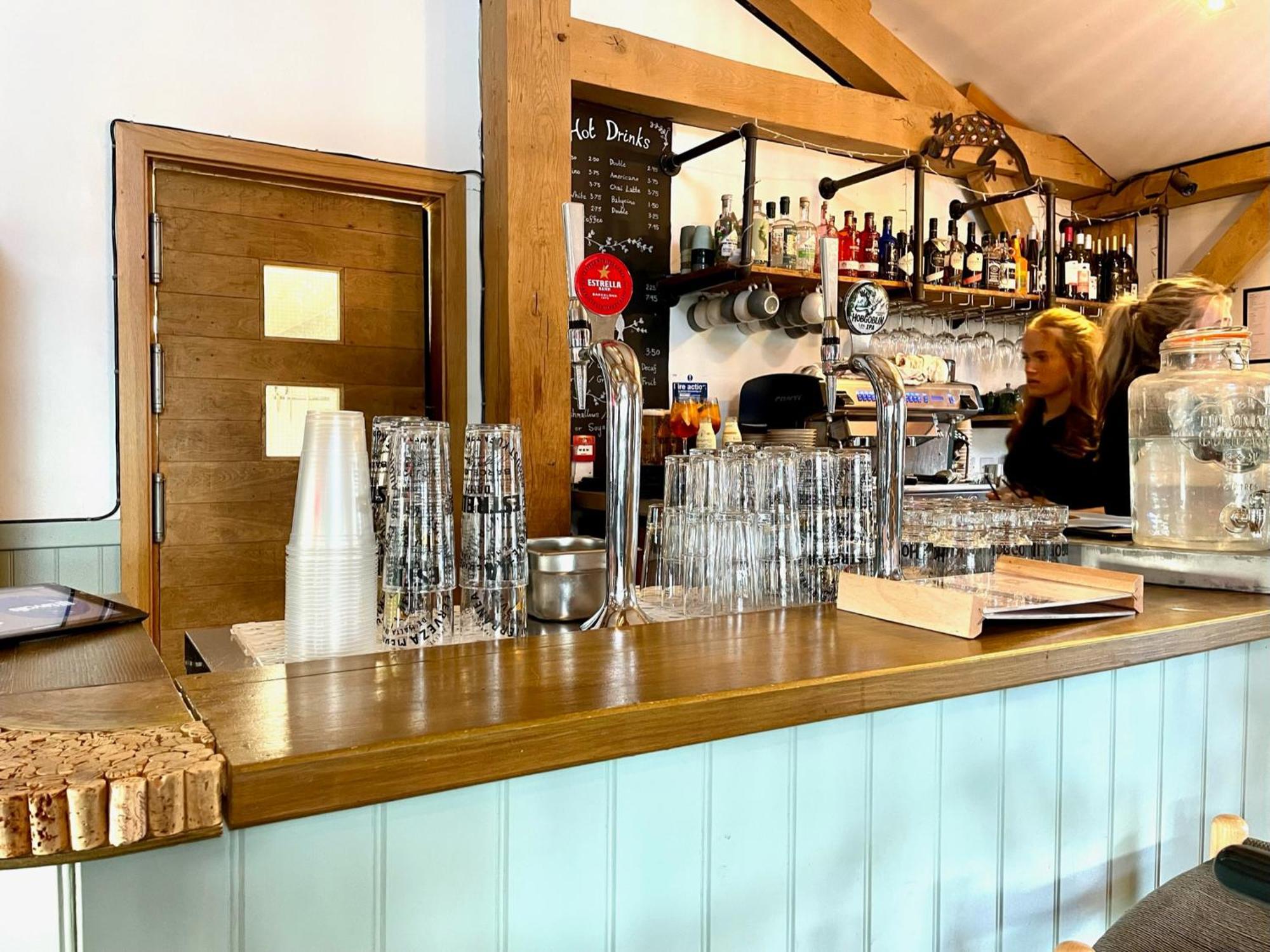Cosy Cotswold Lodge By Your Home Here - Summer Sale For 3 Plus Nights - Ideal For Families With Log-Burner, Spa, Private Parking And Heated Swimming Pools Ashton Keynes Zewnętrze zdjęcie