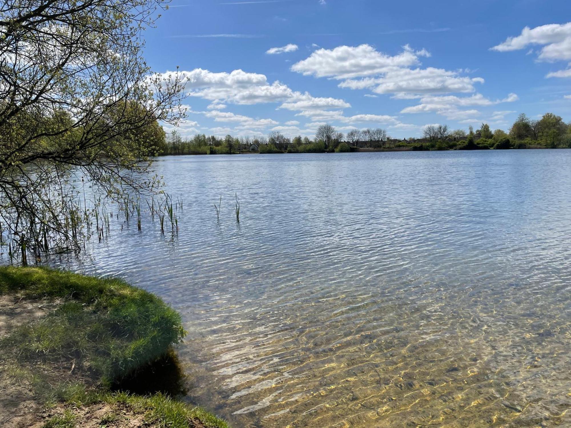 Cosy Cotswold Lodge By Your Home Here - Summer Sale For 3 Plus Nights - Ideal For Families With Log-Burner, Spa, Private Parking And Heated Swimming Pools Ashton Keynes Zewnętrze zdjęcie