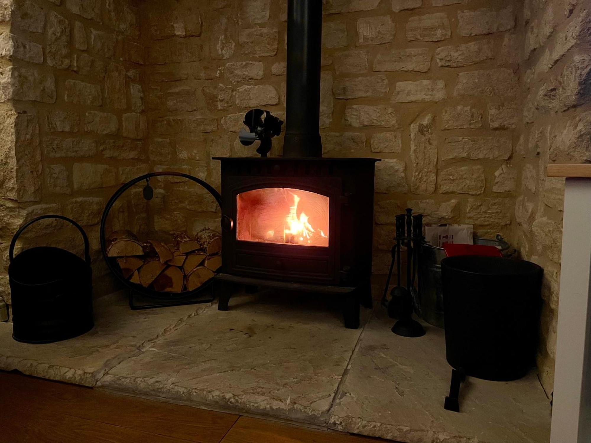 Cosy Cotswold Lodge By Your Home Here - Summer Sale For 3 Plus Nights - Ideal For Families With Log-Burner, Spa, Private Parking And Heated Swimming Pools Ashton Keynes Zewnętrze zdjęcie