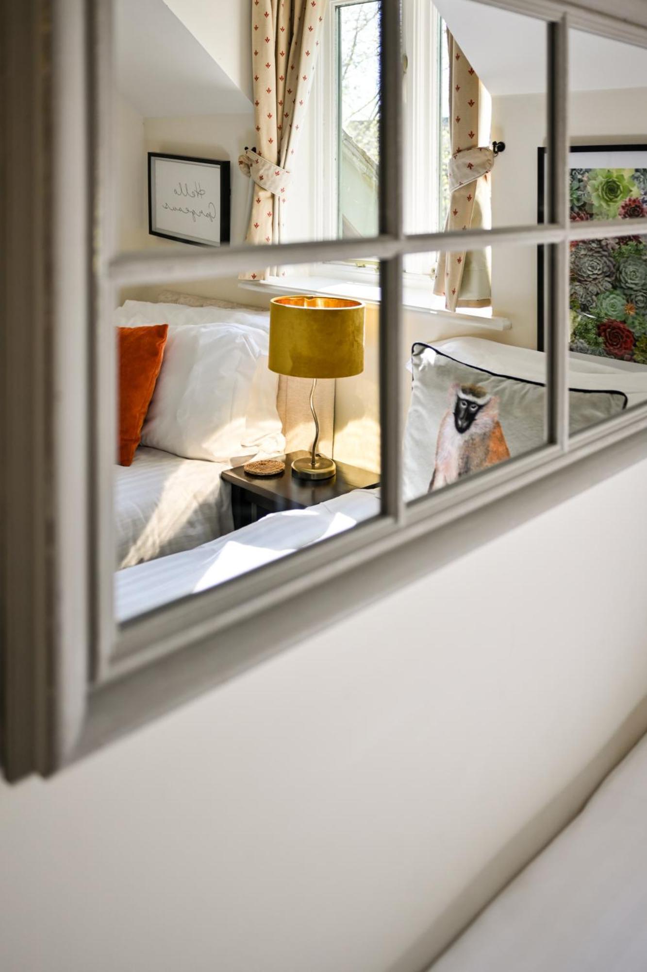 Cosy Cotswold Lodge By Your Home Here - Summer Sale For 3 Plus Nights - Ideal For Families With Log-Burner, Spa, Private Parking And Heated Swimming Pools Ashton Keynes Zewnętrze zdjęcie