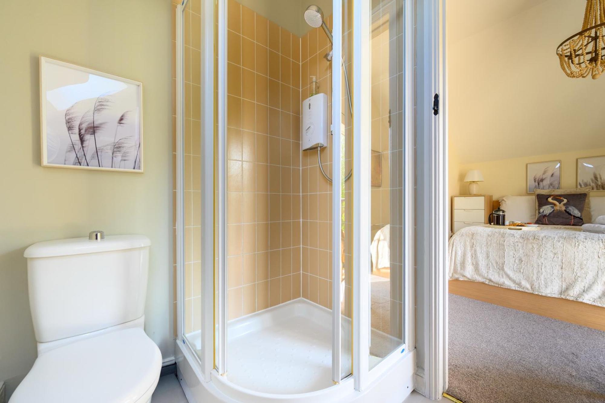 Cosy Cotswold Lodge By Your Home Here - Summer Sale For 3 Plus Nights - Ideal For Families With Log-Burner, Spa, Private Parking And Heated Swimming Pools Ashton Keynes Zewnętrze zdjęcie